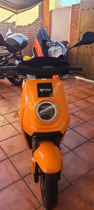 Moto Eléctrica NIU MQI GT L3 4kW Naranja