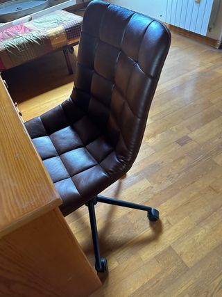 Silla estilo industrial marrón