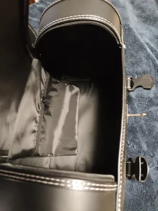 Maleta Trasera Moto Negra Cuero Sintético