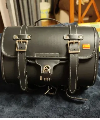 Maleta Trasera Moto Negra Cuero Sintético