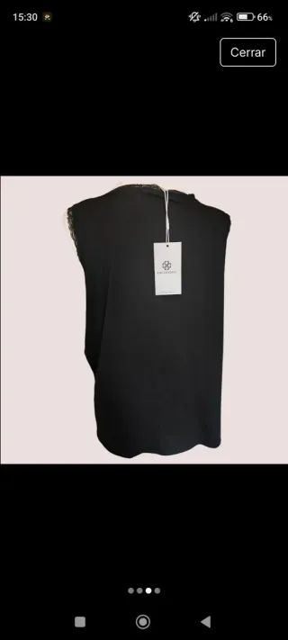 Camiseta negra sin mangas con encaje