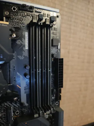 Scheda madre ASUS TUF Gaming X570-PLUS