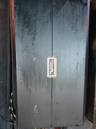 Dispongo de 4 amplificadores y 2 subwofer