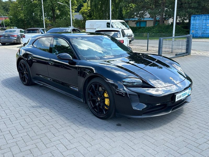Porsche Taycan GTS 2023 - foto 1