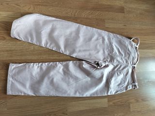 Pantalón rosa nuevo de Mango