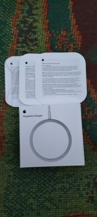 Funda Apple iPhone 17 Piel + Magsafe + Adaptador