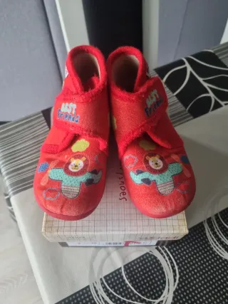 Zapatillas casa niño/niña T.26