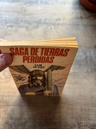 Saga de tierras perdidas