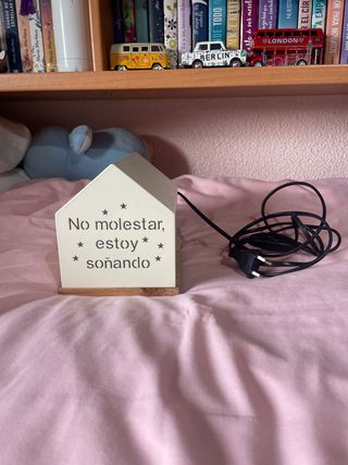 Lampara quitamiedos casita.