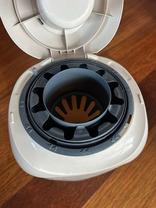 Papelera pañales Sangenic Tommee Tippee + bolsas