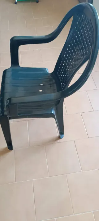 Silla de resina verde