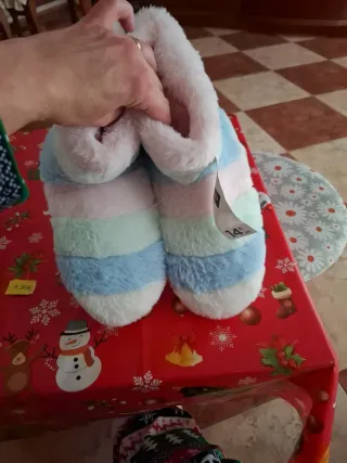 Zapatillas de casa mujer con etiquetas