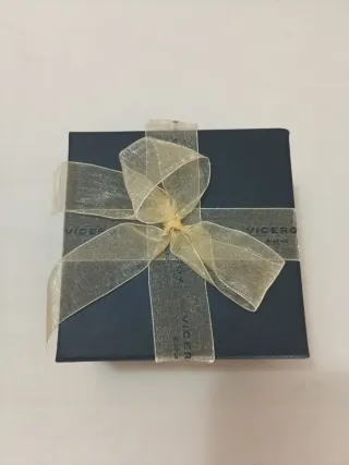 Caja Viceroy Azul con Lazos Dorados