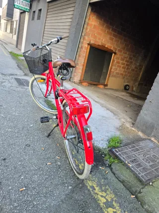 Bicicleta de paseo roja BH Bolero