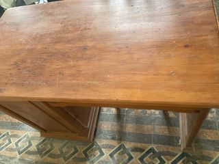 Mesa y silla de pino miel para restaurar