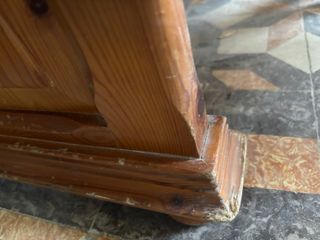 Mesa y silla de pino miel para restaurar