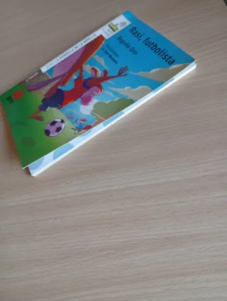 Libro Rasi, futbolista