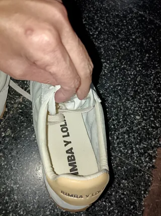 Tenis Bimba y Lola Beige/Blanco Nuevos