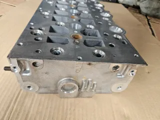 Culata Crysler voyager.