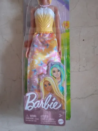 Barbie nueva sin estrenar