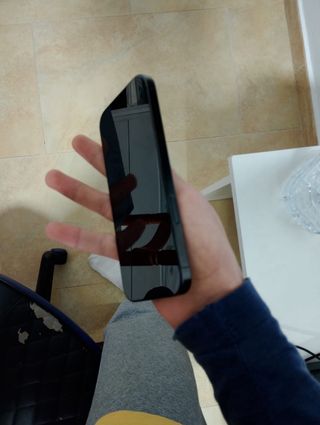 iPhone 16 Pro + 5 Fundas + 3 Protectores Premium