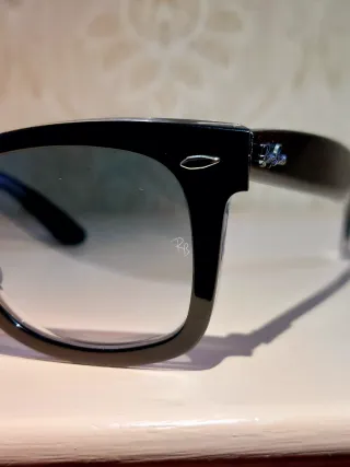 Occhiali da sole Ray-Ban neri sfumati