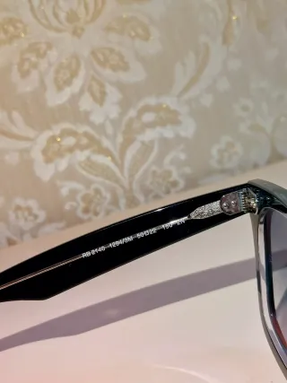 Occhiali da sole Ray-Ban neri sfumati