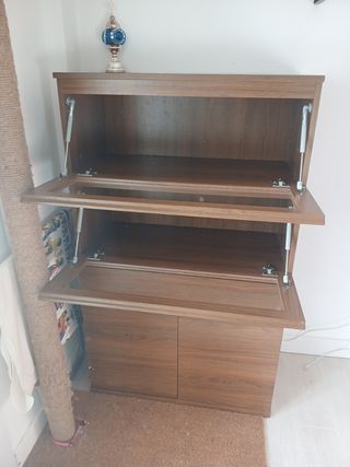 Armario de salón/comedor de madera y cristal