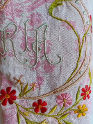 Paño de altar bordado antiguo