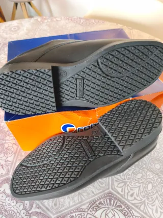 Zapatos de trabajo Robusta Talla 45 Negros