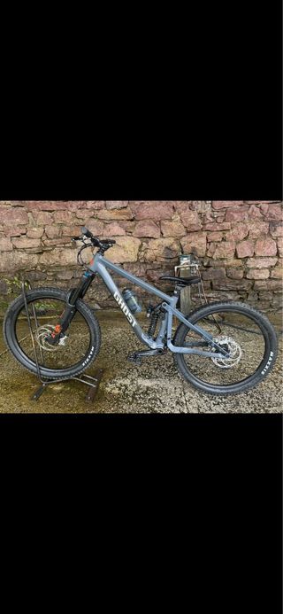 Bicicleta Enduro Ghost a full party