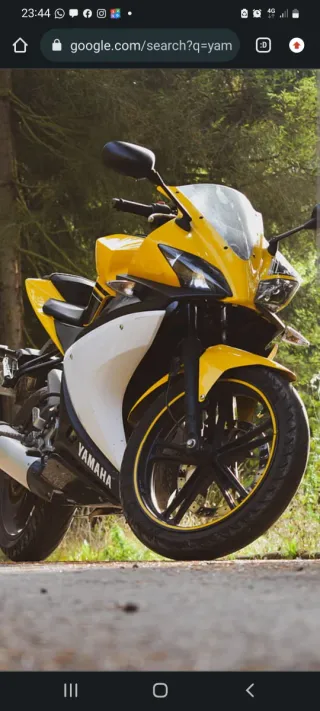 Yamaha YZF R125 Amarilla