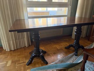 Mesa de salón extensible de madera