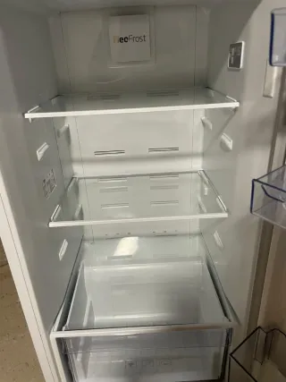 Nevera Beko Blanca , freidora, cafetera y extracto