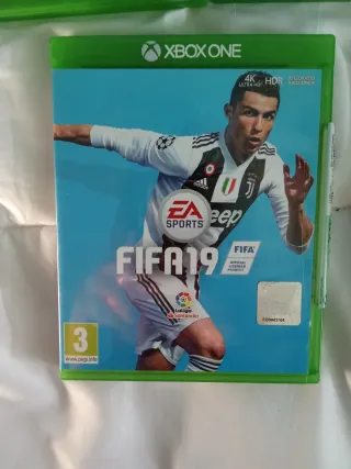 Lote 5 Videojuegos Xbox One: FIFA 19, NBA 2K14, St