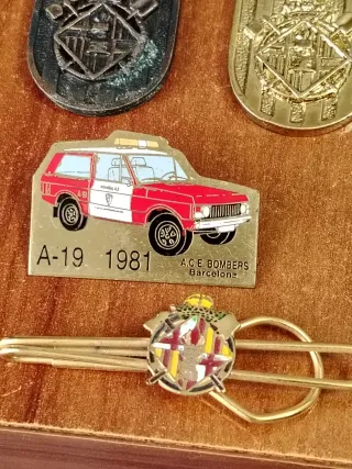 Lote Chapas y Llaveros Bomberos Barcelona