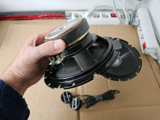 Altavoces Pioneer para coche.