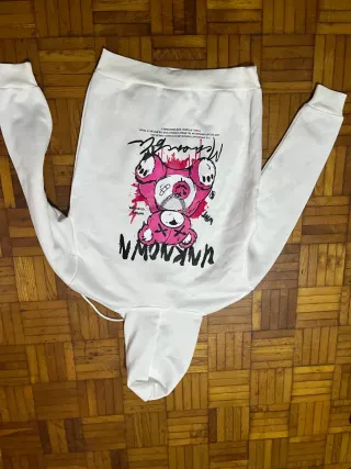 Sudadera Negra con Bola 8