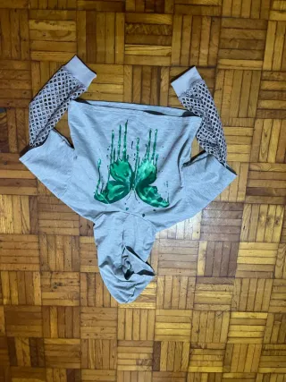 Sudadera Negra con Bola 8