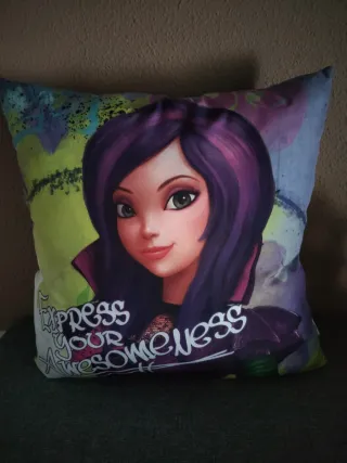 Cojín Los Descendientes