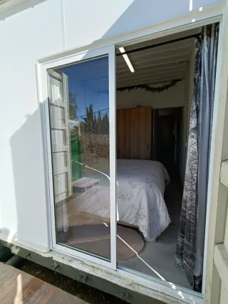 Parcela rústica de 1.200m con vivienda y piscina