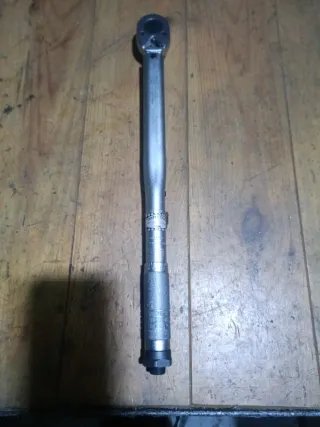 Llave dinamométrica máxima 210Nm