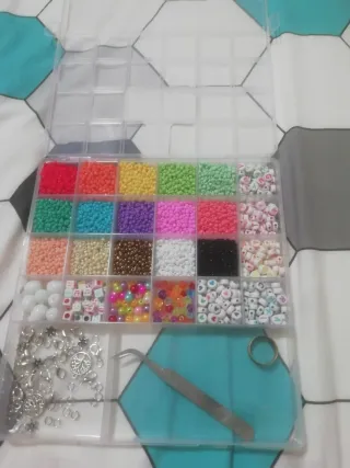 Kit para hacer pulseras.