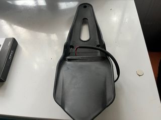 Guardabarros moto con portamatrículas