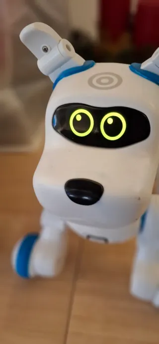 Perro Robot Blanco y Azul
