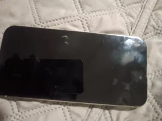 iPhone 14 Pro Max con la pantalla para reparar
