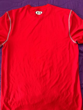 Camiseta Under Armour Roja Talla M