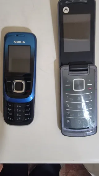 Móvil Nokia Azul, Motorola sin cargadores