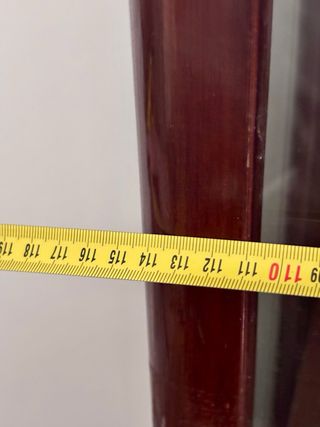 Vetrina antica in legno scuro e vetro negoziabile