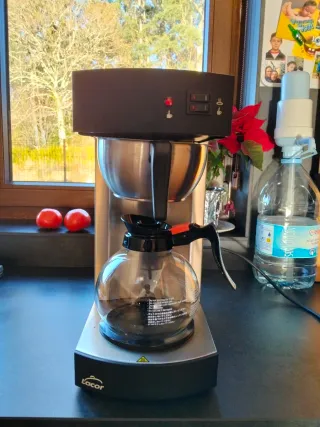 Cafetera Lacor Profesional 2100W,  2 jarras de 1,8